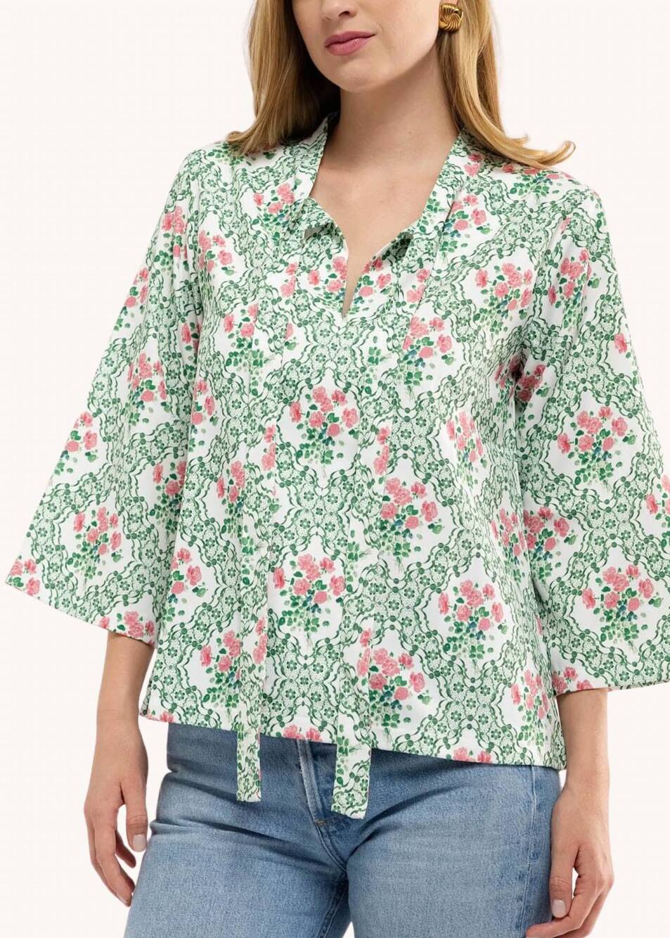 NEW SMITH & QUINN bebe v-neck top in botanist bloom